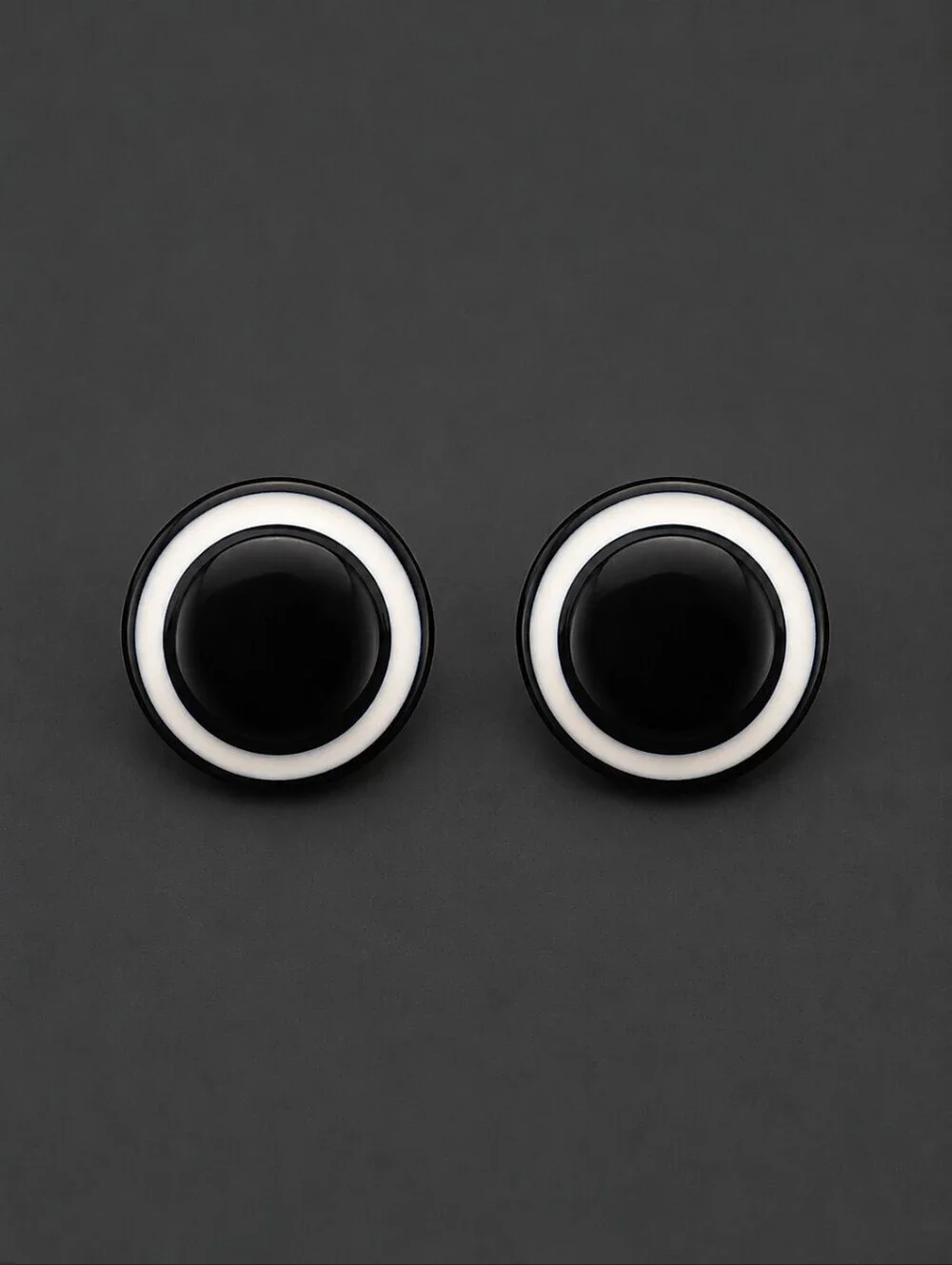 Vintage Black and White Circle Bullseye Lucite Stud Earrings